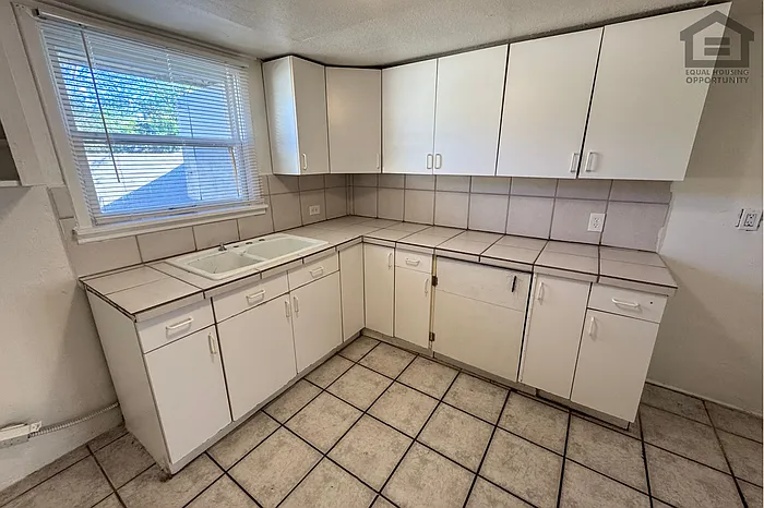 308 E Vogel Ave #2 — Photo 14