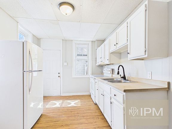 3rd image of 2235 Logan St