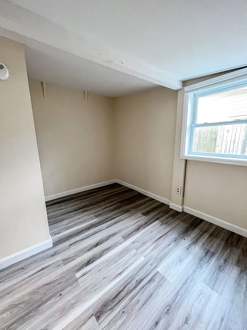 20 Cedar St, Burlington, VT | 5 Bedroom House with Private Yard & Parking | June 2027 — Photo 3