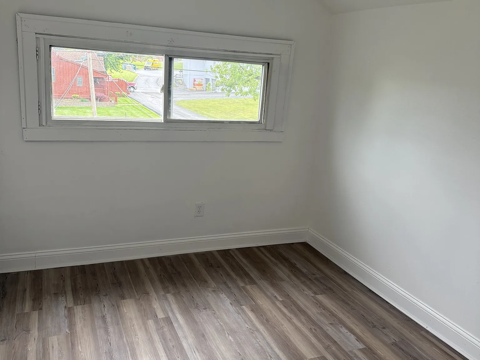 20 Erskine Avenue - 2 — Photo 2