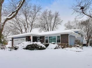 1046 Martingale Dr, Bartlett, IL 60103