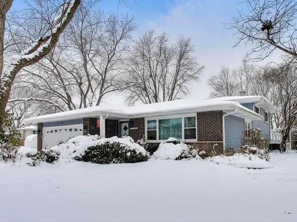 1046 Martingale Dr, Bartlett, IL 60103