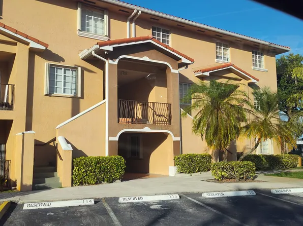 17455 NW 75th Pl, Hialeah, FL