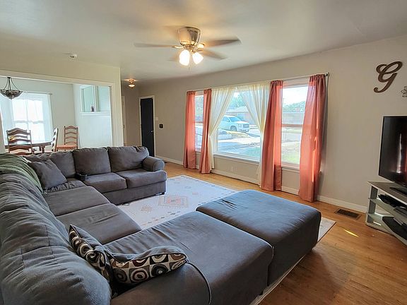 5th image of 1302 E 13th St
