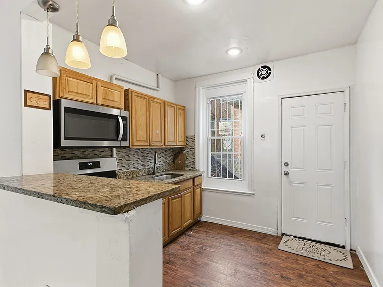 4120 N Darien St — Photo 8