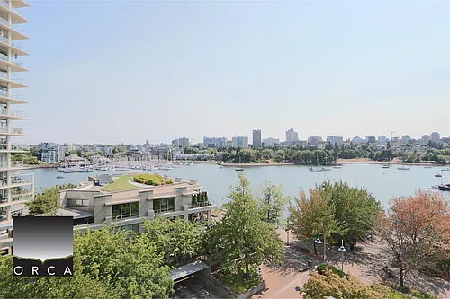 1383 Marinaside Cres Photo 1