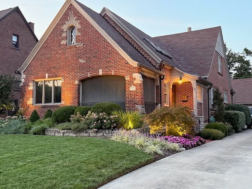 243 Lonsdale Ave - Property Image