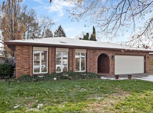 9431 Ashland Dr, Windsor, ON N8R 1V3