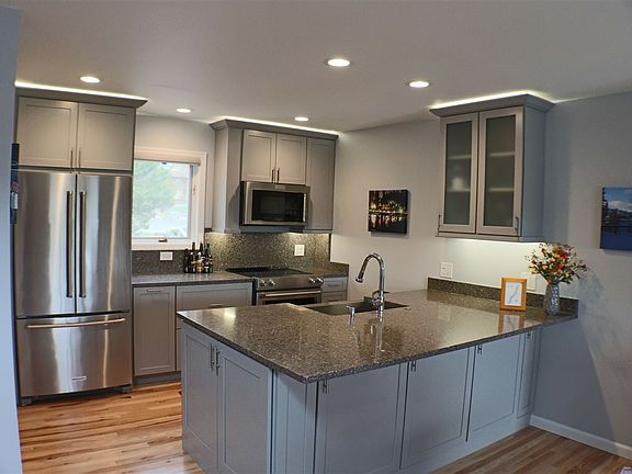 4th image of 15 Juniper Hill Dr