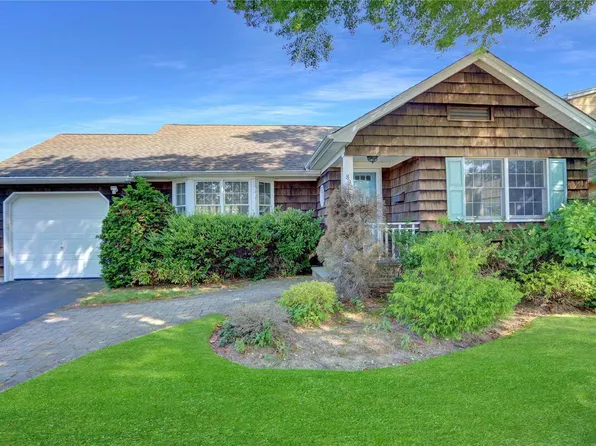 892 Lilac Drive, Massapequa, NY 11758