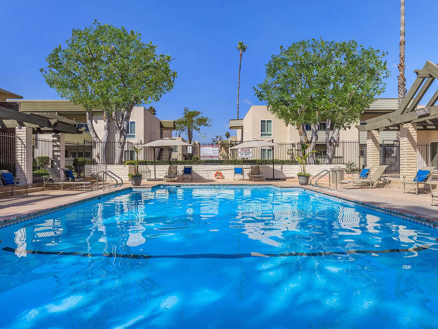 Regency Plaza Apartment Homes — Photo 3