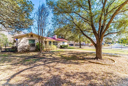 339 E Nottingham Dr Photo 1