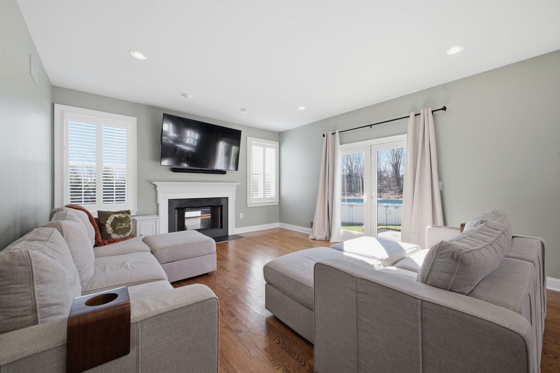 next background image