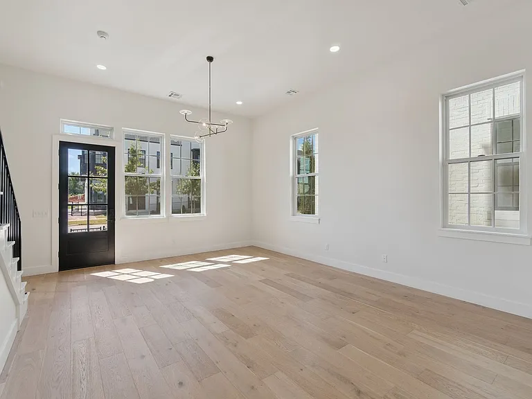 18829 Selah Way — Photo 11