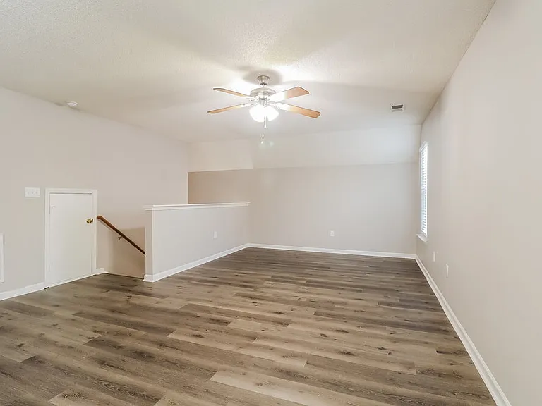 15541 Dehavilland Dr — Photo 11