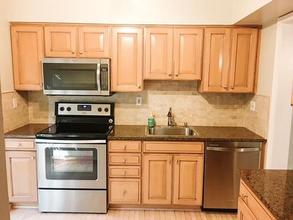 5th image of 2514 S Arlington Mill Dr