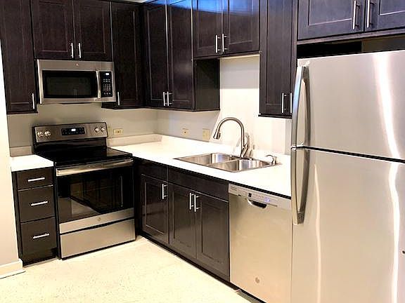 3rd image of 1401 Scott St APT 108
