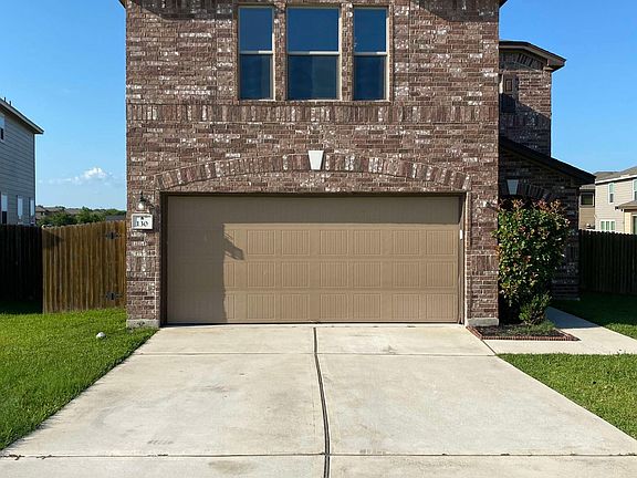 Long Driveway, standard 2 car garage