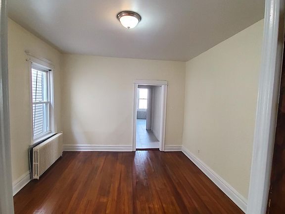 5th image of 163 Mallory Ave