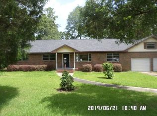 302 Valley Rd, Chickasaw, AL 36611