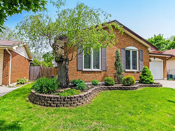 3rd image of 74 Winding Way Cres