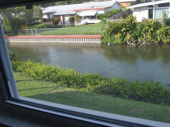 Bedrooms with canal view