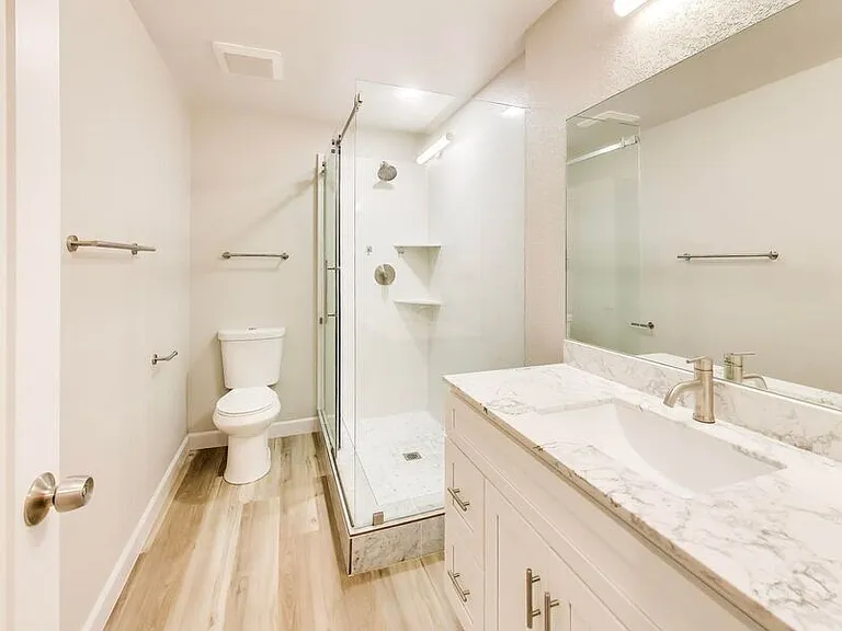 25 Devonshire Blvd #1 — Photo 8