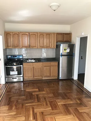 Rented by PMG Real Estate  | media 13