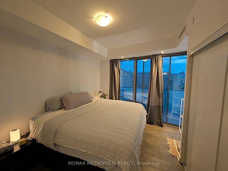 1815 Yonge St #1204 — Photo 4