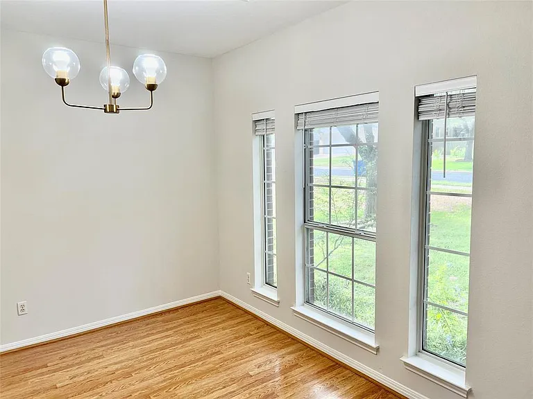 6400 La Carman Ln — Photo 4