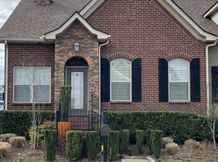 421 Carriage House Ln, Hendersonville, TN 37075