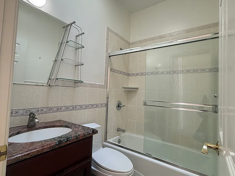 945 Plymouth Ave — Photo 3