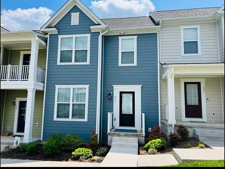 315 John Adams Dr NW — Photo 1