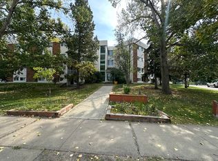 11255 31st Ave NW #2, Edmonton, AB T6J 3V6