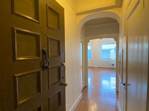 3rd image of 2060 Leavenworth St #4