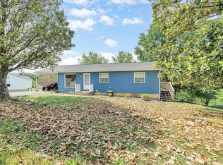 105 Crestbourne Dr, Goodview, VA 24095