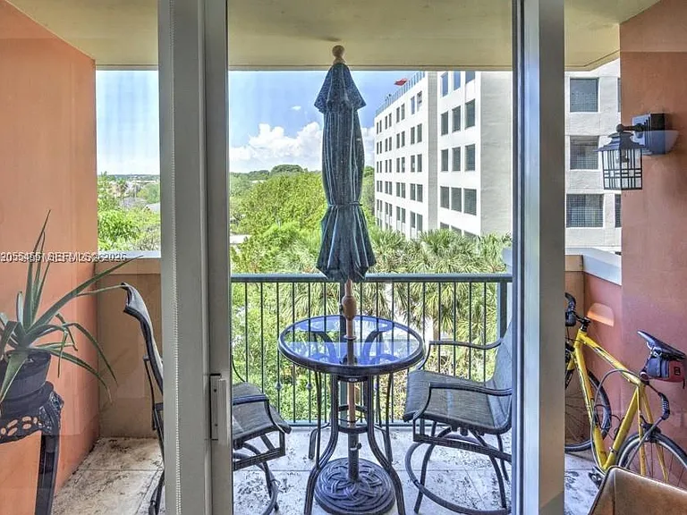 2951 S Bayshore Dr #712 — Photo 5