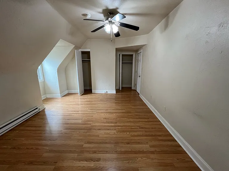 217 Stratford Ave — Photo 54