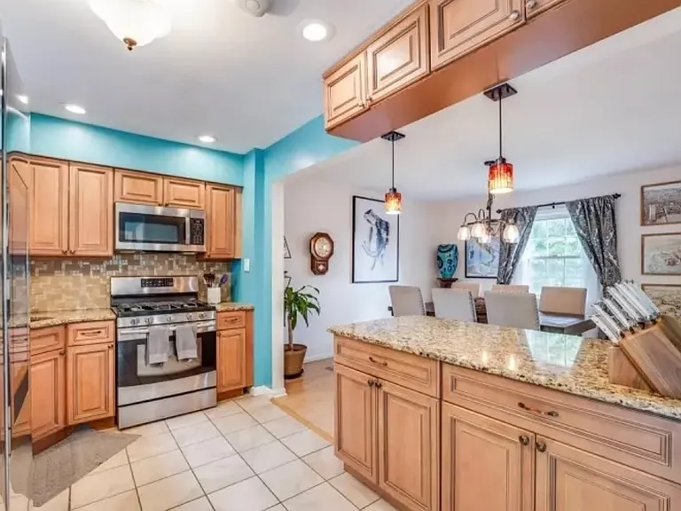 480 S Livingston Ave — Photo 28