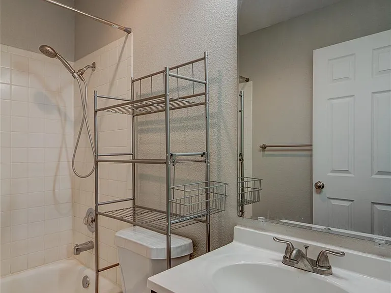 202 S College St #5 — Photo 12
