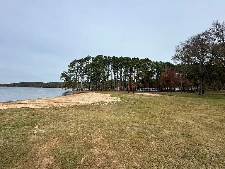 Water's Edge — Photo 31