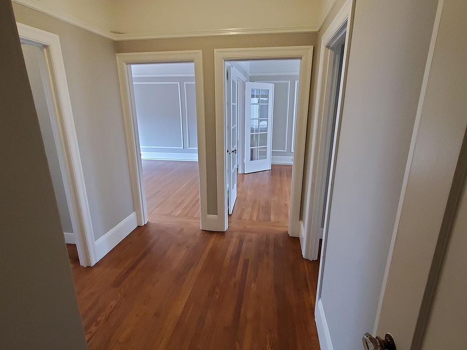Entry/ Foyer