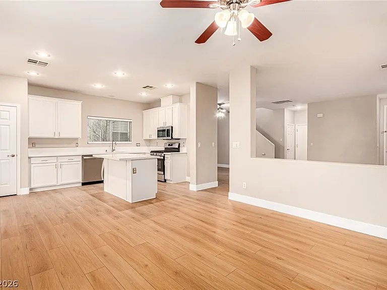 11209 Salentino Ave — Photo 15