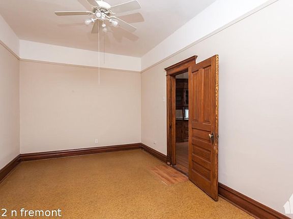 3rd image of 3832 N Fremont St #1616