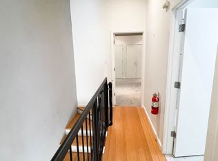 1516 Pine St #1R, Philadelphia, PA 19102