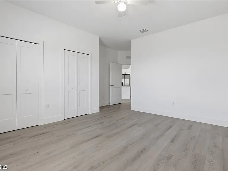 721 Ivan Ave S — Photo 18