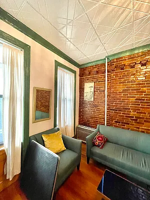 Rented by Pear NYC LLC | media 38