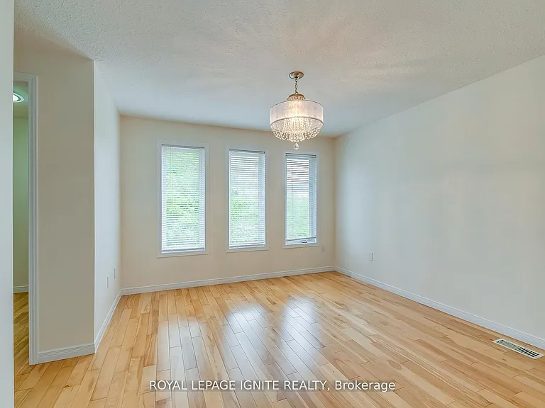64 Templewood Dr — Photo 24