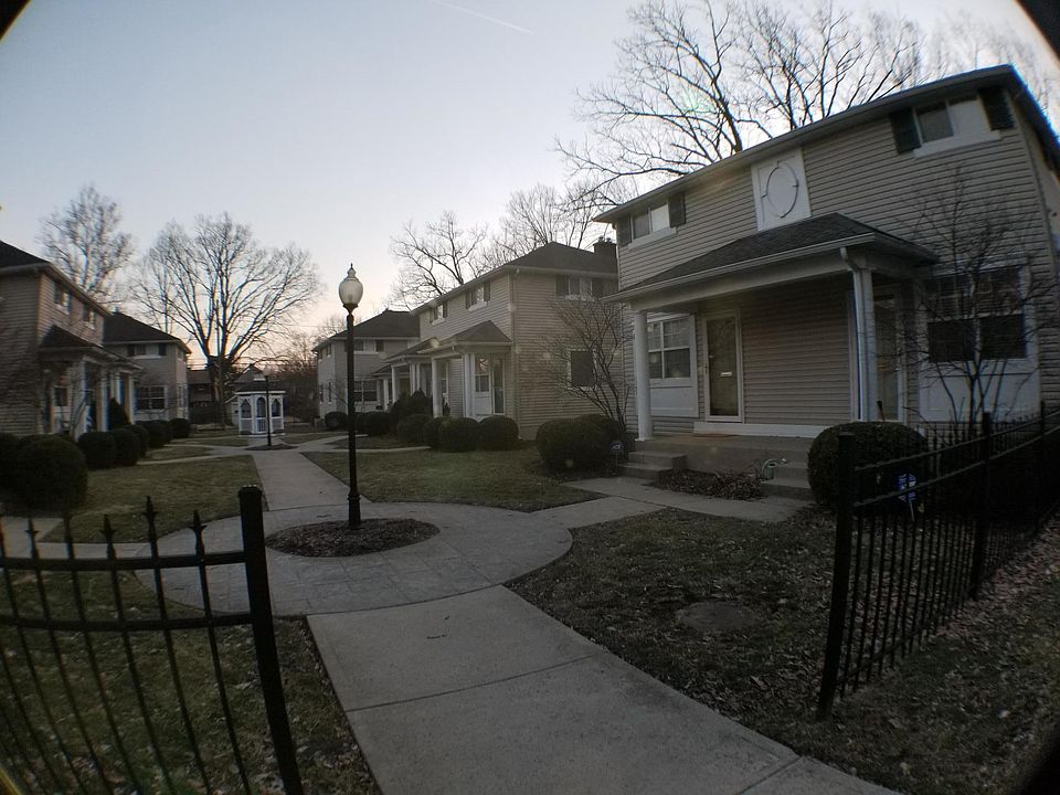 1st image of 215 Delhi Ave