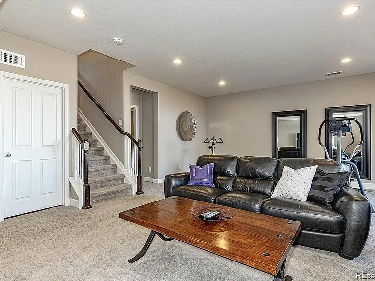 13716 Worthington Pl — Photo 10